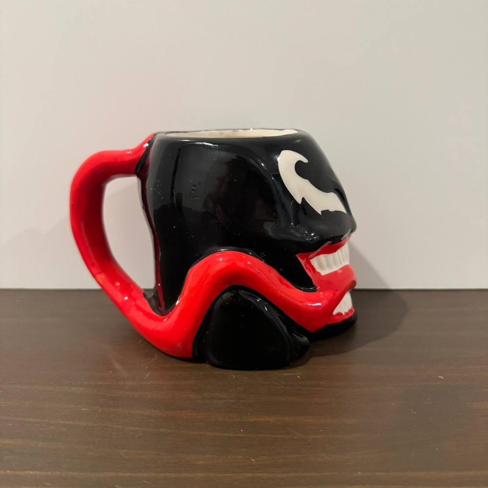 Marvel Venom 3D Molded Ceramic Coffee Mug 2015 Loot Crate Exclusive 16oz Black - Picture 3 of 6